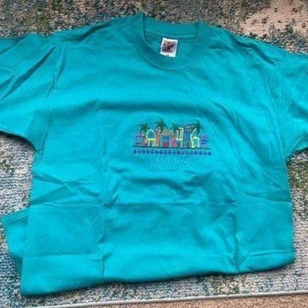 Teal Graphic Women's Short Sleeve Tee
